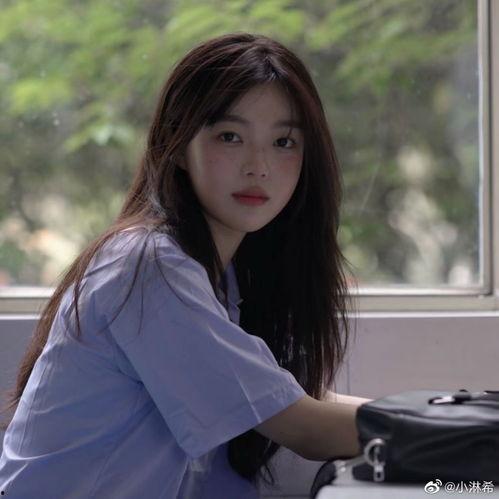 娱乐吃瓜的头像女生真人,网络红人“吃瓜女神”的真实生活  第3张